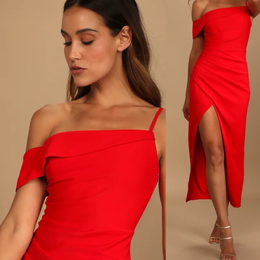Lulus Showing Off a Little Red Asymmetrical Tulip Midi Size M Dress.